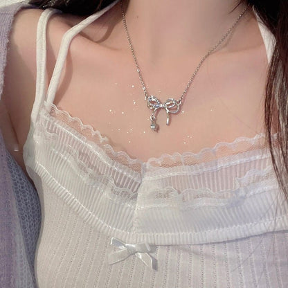 Collier à breloques élégant avec nœud papillon Kawaii