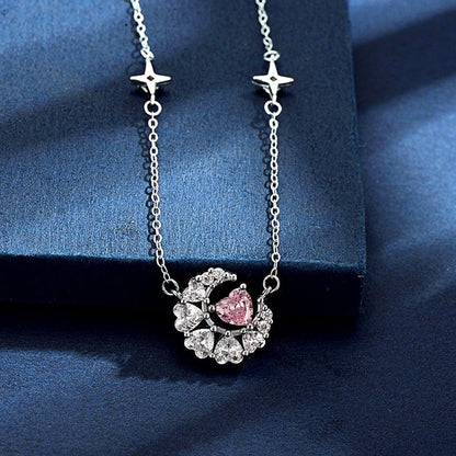 Collier délicat avec phases de lune en forme de cœur en cristal