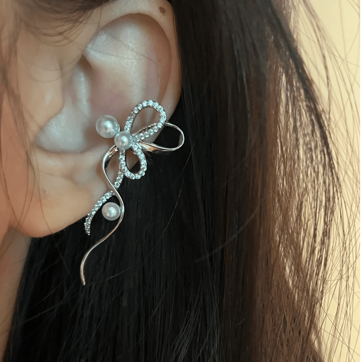 Dainty Inlaid Pearl Charm Ribbon Ear Cuff Earrings