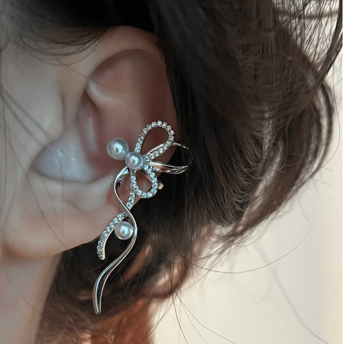 Dainty Inlaid Pearl Charm Ribbon Ear Cuff Earrings