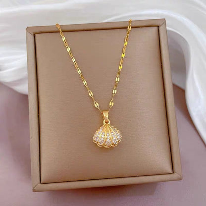 Collier chaîne pendentif coquillage perle tendance