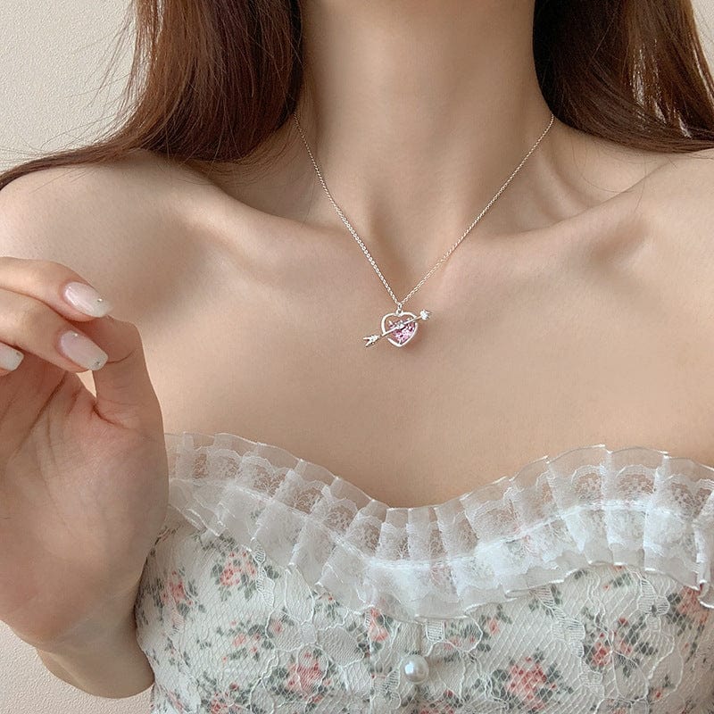 Collier élégant en forme de cœur avec flèche de Cupidon en cristal rose