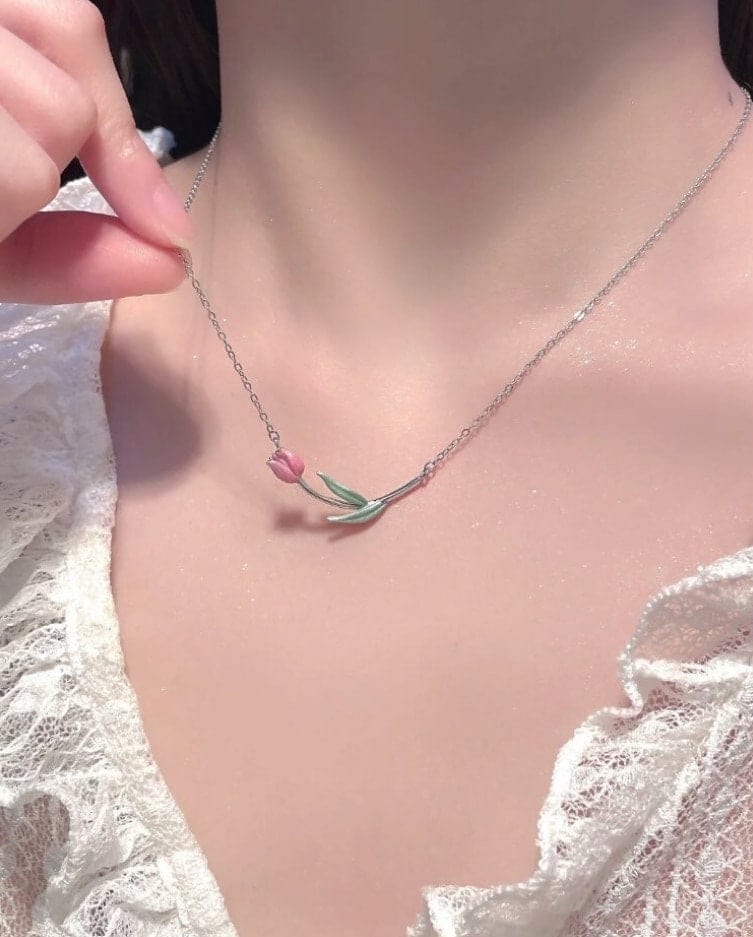 Collier chaîne tulipe rose en émail fait main