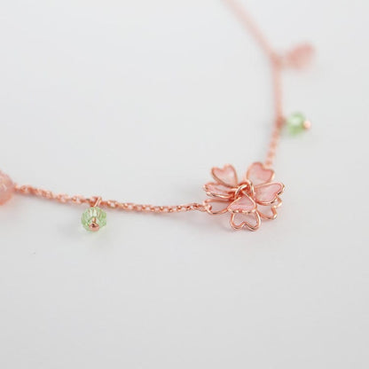 Charmant collier à breloques en forme de fleur en cristal rose