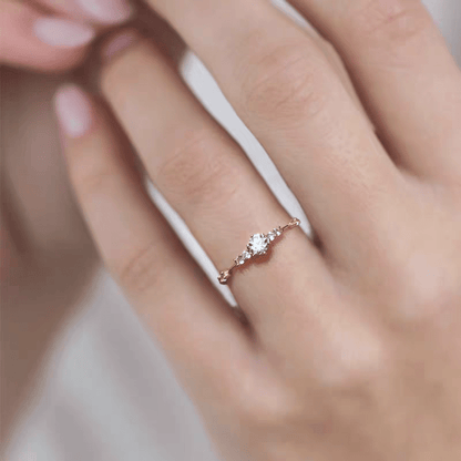 Eleganter Mini-Diamantring