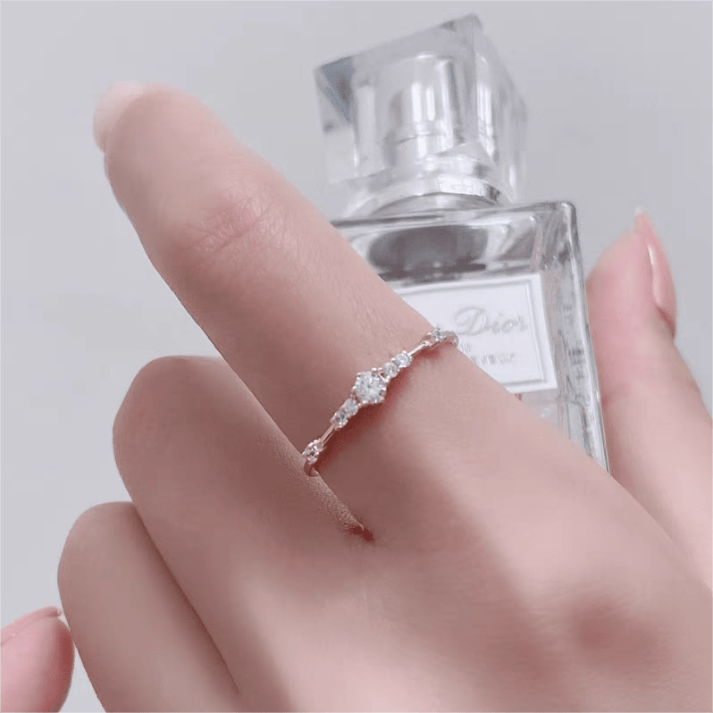 Eleganter Mini-Diamantring