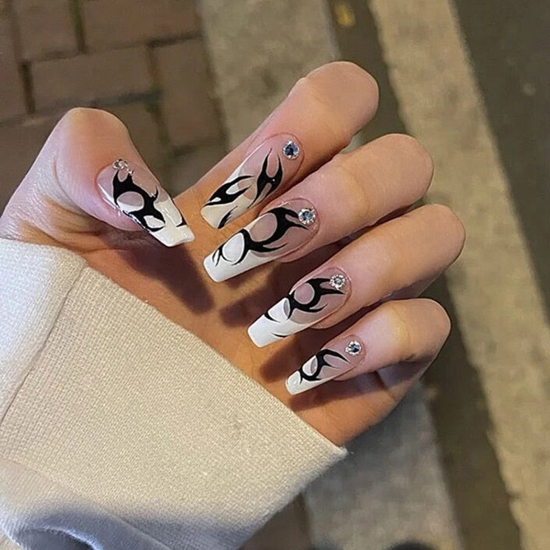 Dark gothic press on nails - goth - gothic - kawaii - nail art - nails