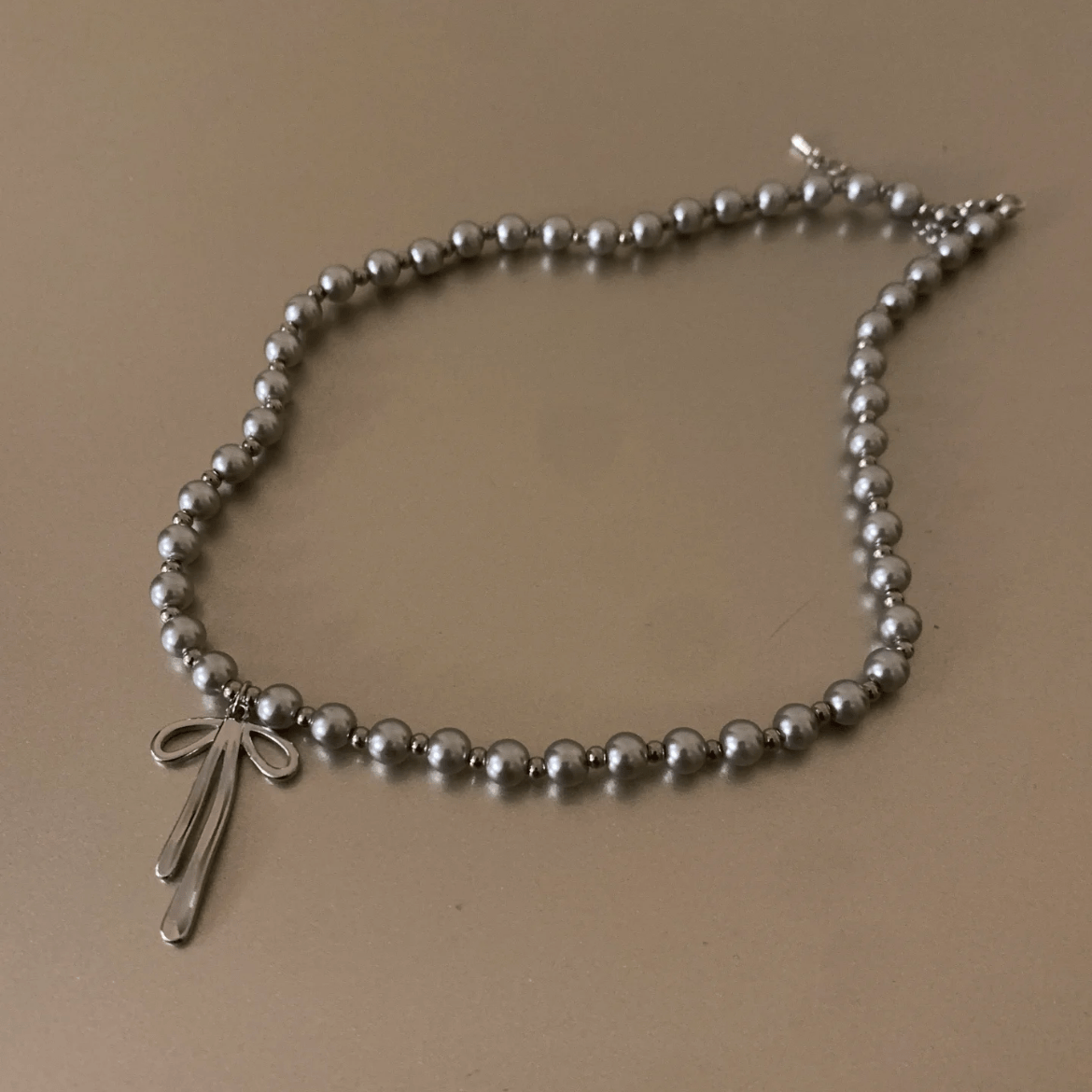 Elegant Bowknot Grey Pearl Chain Necklace