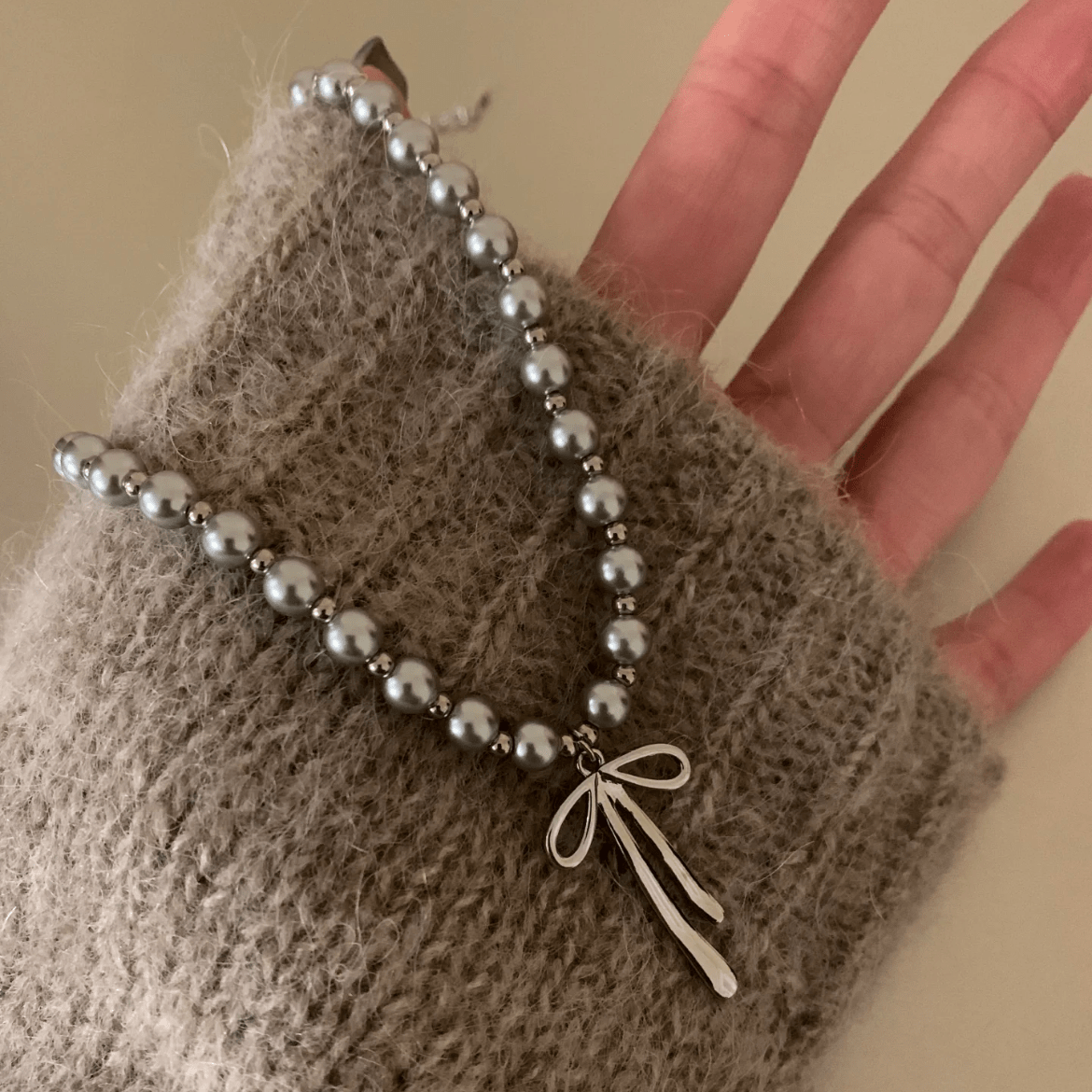 Elegant Bowknot Grey Pearl Chain Necklace