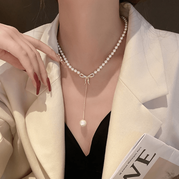 Elegant Rhinestone Bowknot Charm Pearl Necklace