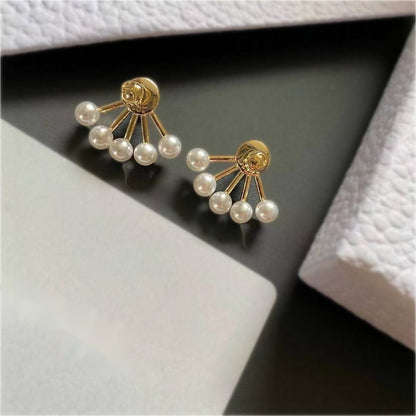 Boucles d'oreilles élégantes en argent avec perles