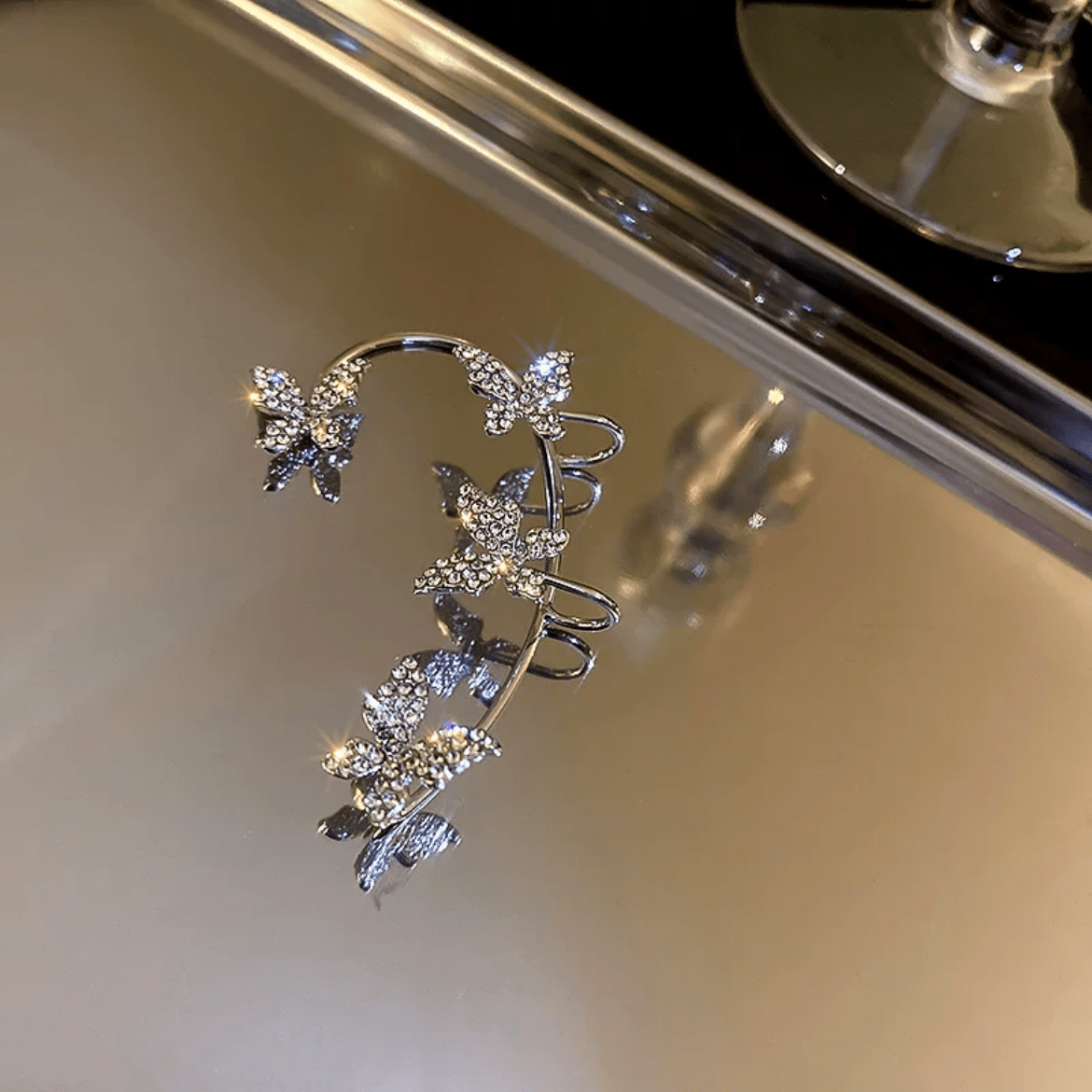 Boucle d'oreille papillon en cristal scintillant