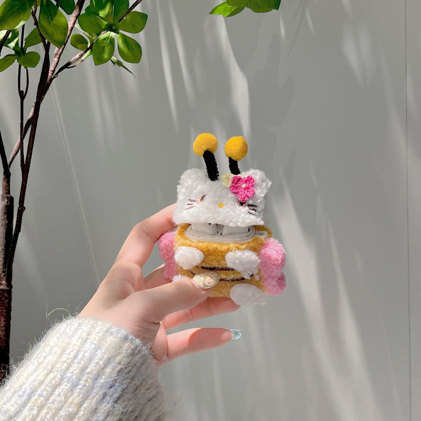 Kawaii Kitty Bee Plush AirPods Earphone Case SK496