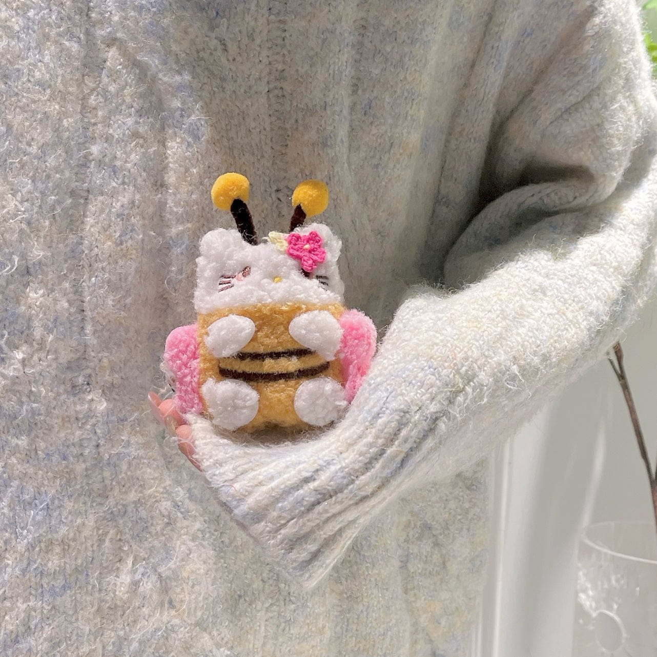 Kawaii Kitty Bee Plush AirPods Earphone Case SK496