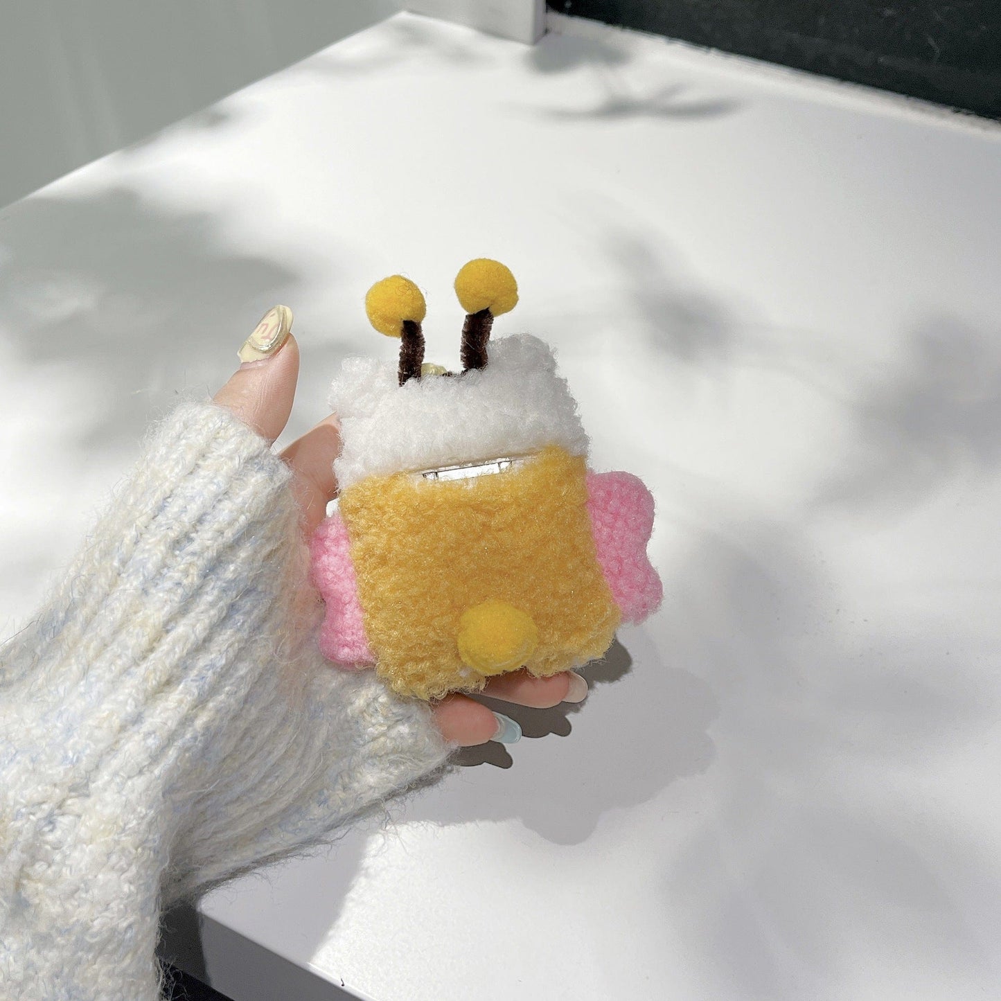 Kawaii Kitty Bee Plush AirPods Earphone Case SK496