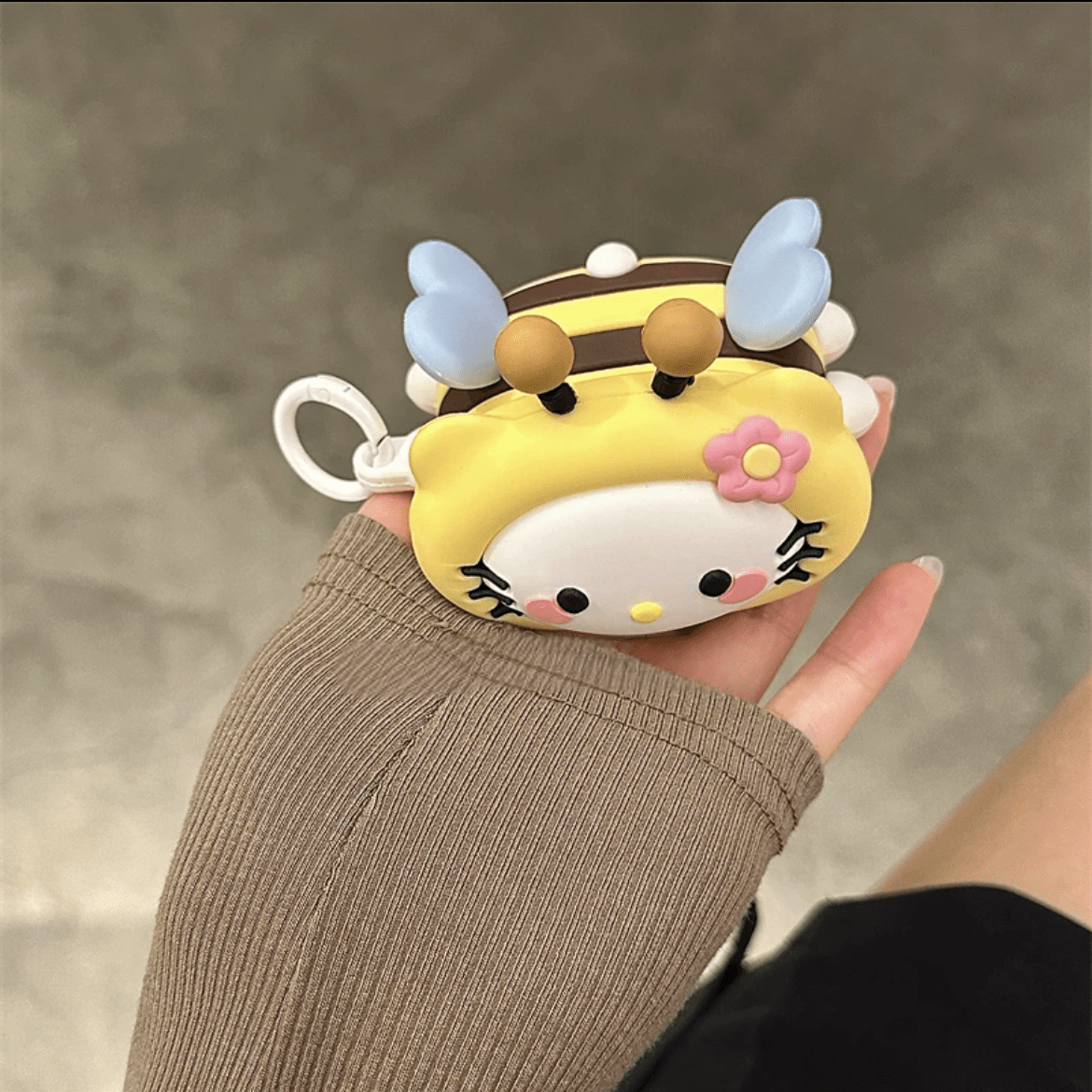 Kawaii Kitty Bee Silicone AirPods Earphone Case