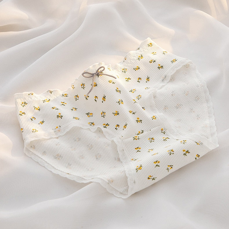 Kawaii honeycore patterned floral underwear