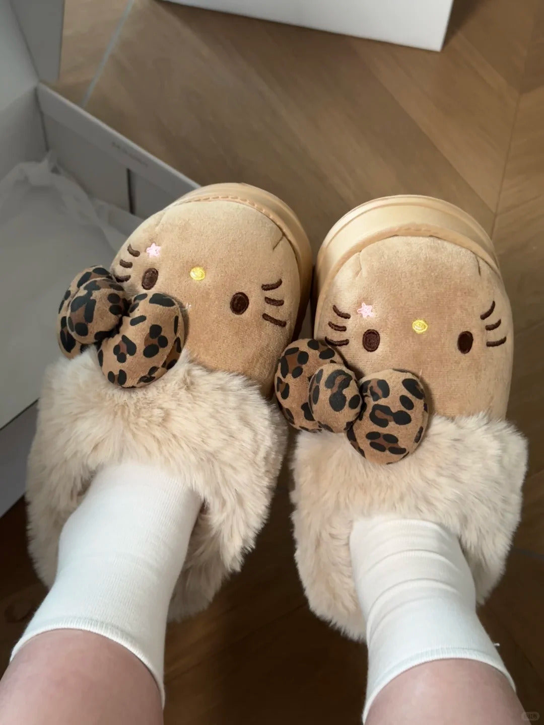Indoor Outdoor Hello Kitty Slippers Fuzzy