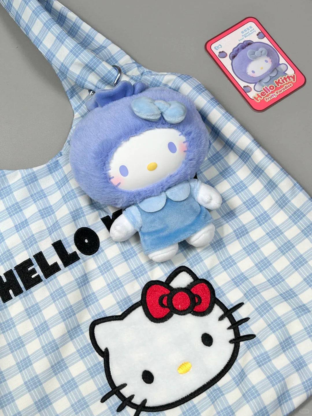 Fruity Paradise Blind Vinyl Box Hellokitty Face