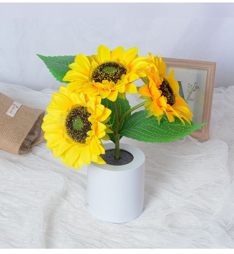 Light-Up Sunflower Desk Lamp - desk lamp, flowers, lamp, lamps, light Kawaii Babe