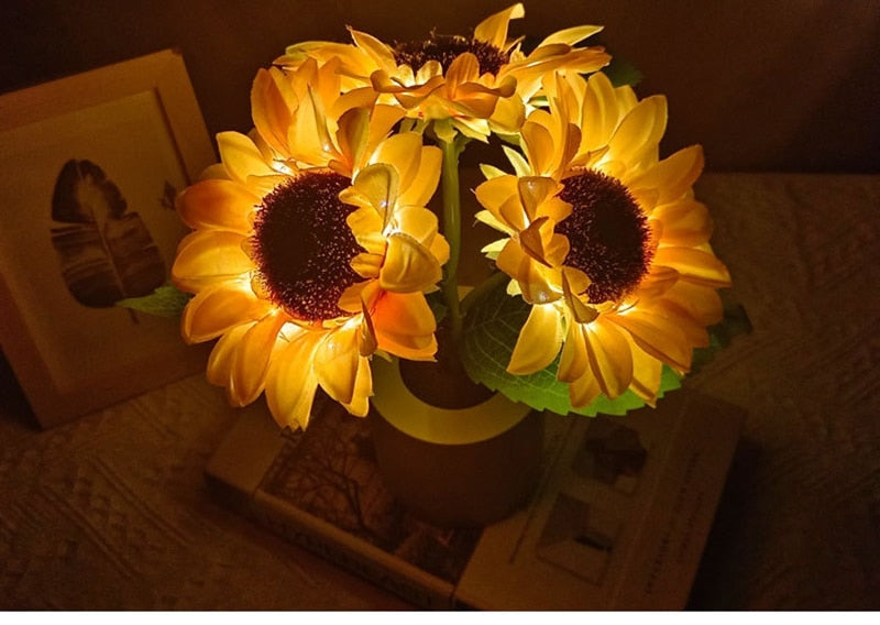 Light-Up Sunflower Desk Lamp - desk lamp, flowers, lamp, lamps, light Kawaii Babe