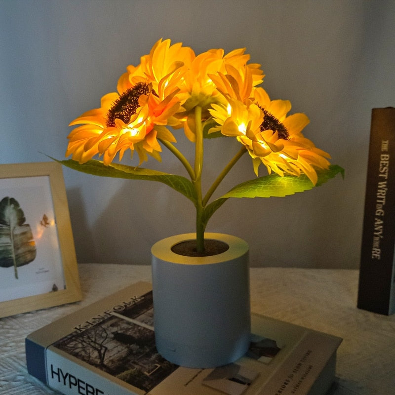 Light-Up Sunflower Desk Lamp - desk lamp, flowers, lamp, lamps, light Kawaii Babe