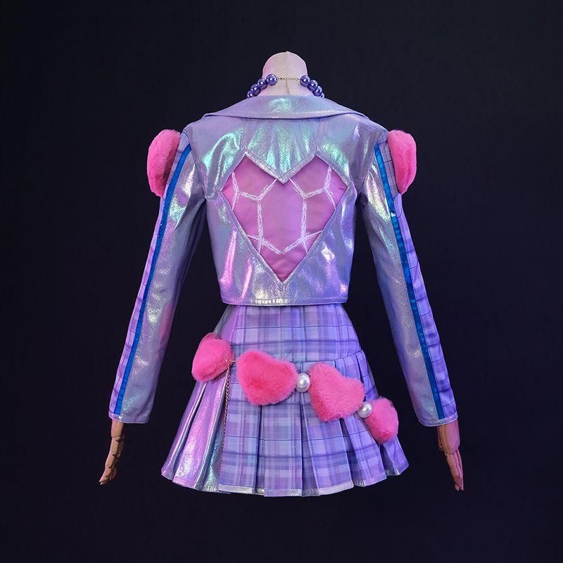 Cosplay Heartthrob Caitlyn Heartache