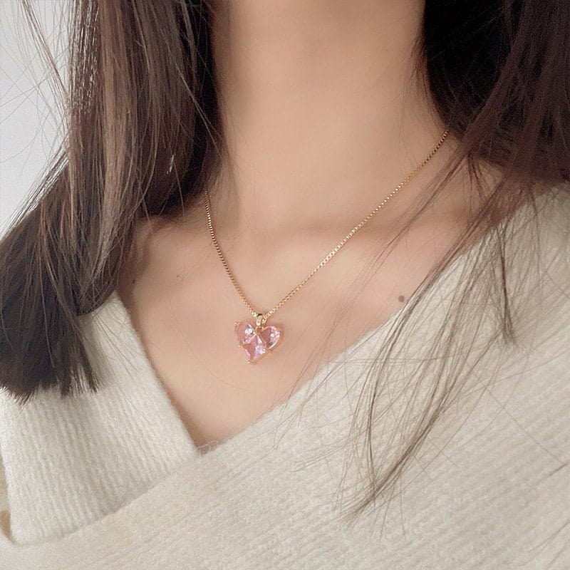 Ensemble collier et boucles d'oreilles avec pendentif en forme de cœur rose charmant