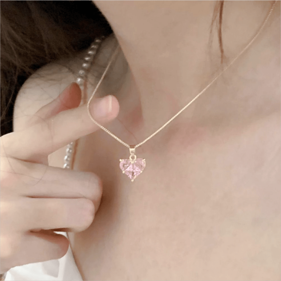 Ensemble collier et boucles d'oreilles avec pendentif en forme de cœur rose charmant