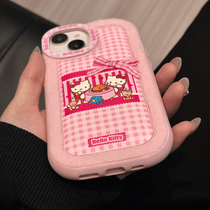 Coque iPhone à motif de chat à fleurs roses avec accessoires en peluche