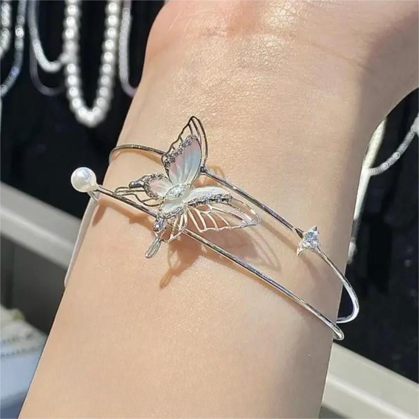 Trendy Butterfly Pearl Bracelet