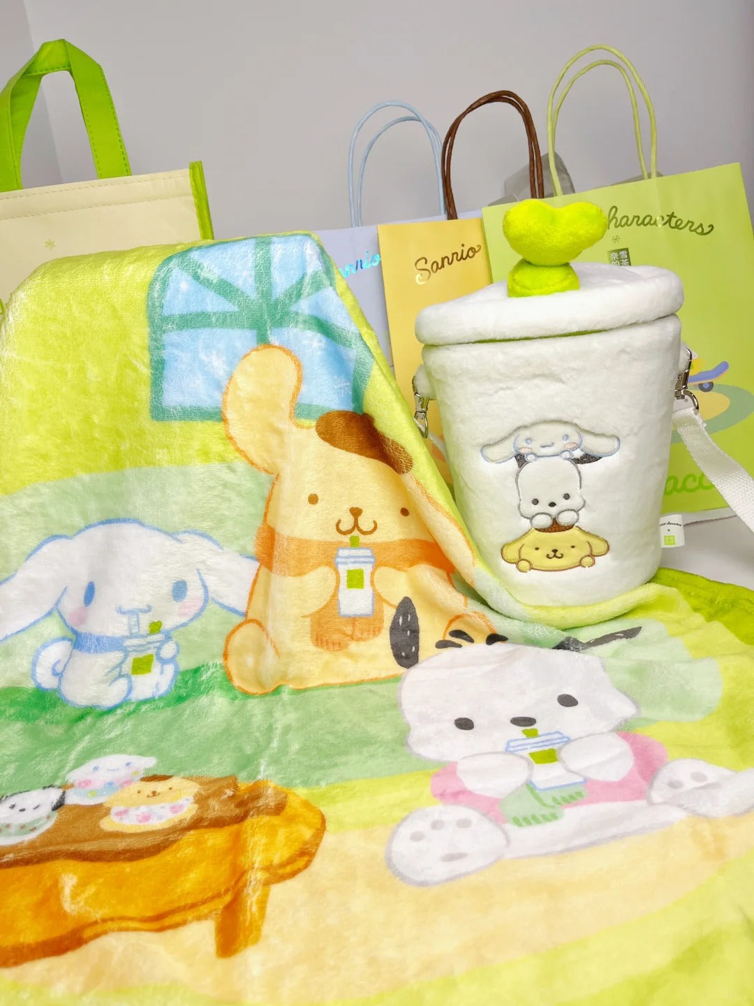 Limited Sanrio & Nayuki's tea Cooperation